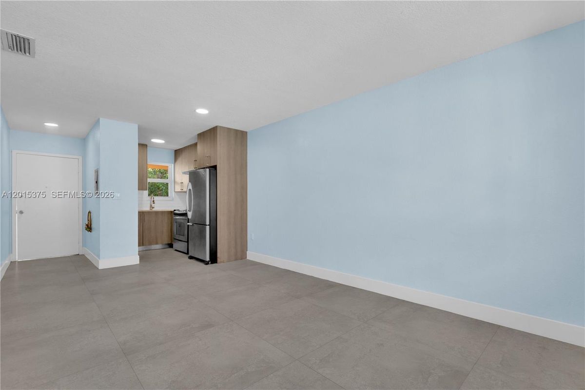 Photo - 1250 SW 4th St Unit 6