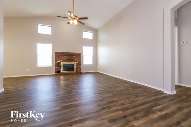 Photo - 8023 N 108th Dr