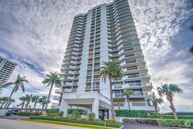 Building Photo - 123 Lakeshore Dr Unit T-43 2243 Rental