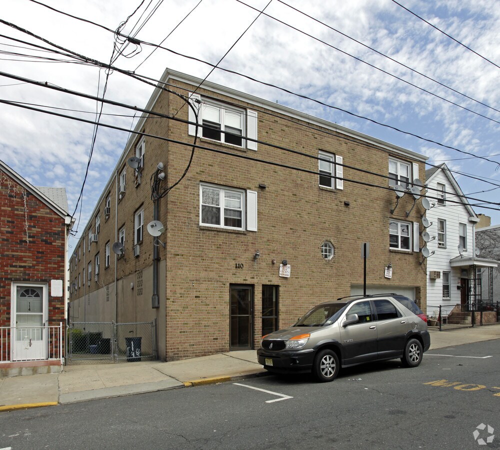 Photo - 110 68th St Apartments