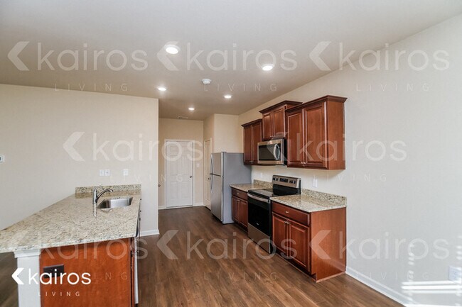 Photo - 1052 Pilgrim Ln