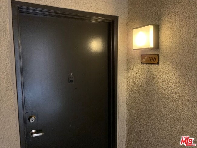 Photo - 5530 Owensmouth Ave Unidad 108