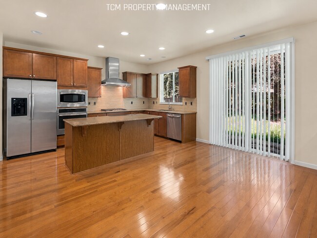 Photo - 717 170th Pl SW