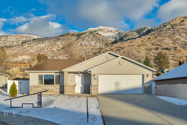 Updated Ogden 3 Bedroom 2 Bathroom Home - Updated Ogden 3 Bedroom 2 Bathroom Home