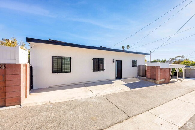 Building Photo - 825 E Verdugo Ave Rental