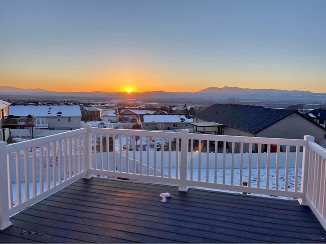 Photo - 335 Chokecherry Cir