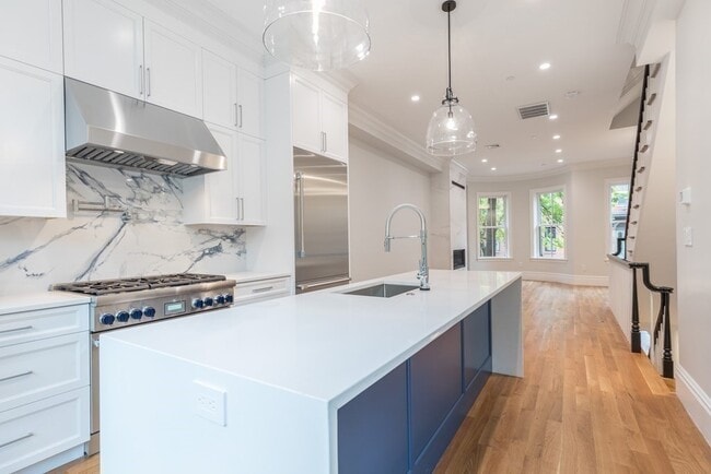 Photo - 131 W Newton St