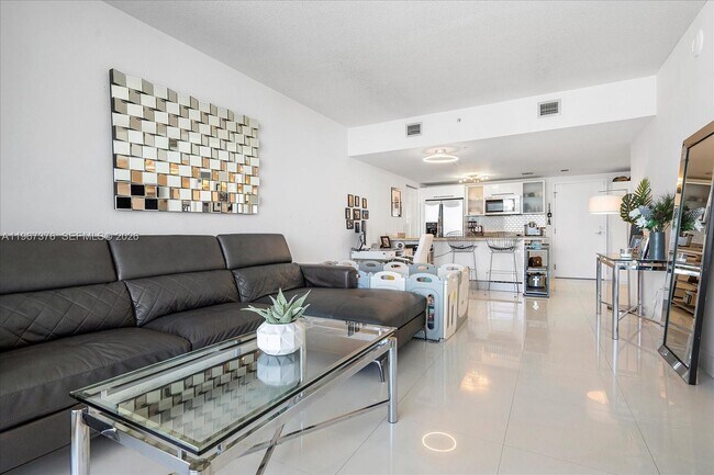 Photo - 185 SW 7th St Unit 3407