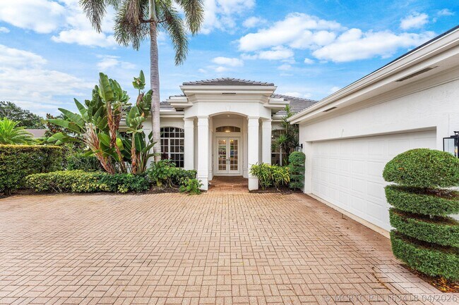 Photo - 132 Pembroke Dr