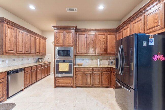Photo - Very beautiful 5 bedroom, 4.1 bathroom hou...