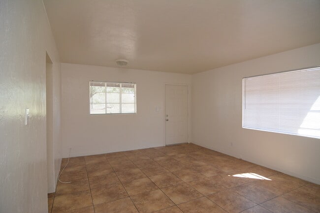 Photo - Updated 2 Bedroom 1 Bath Home! Great Central Location!