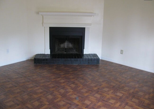 Photo - 1915 Patterson Ct Unit 1913