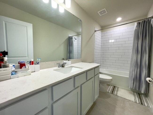 Photo - 2143 Charming Ave