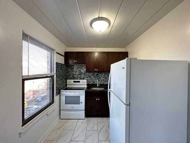 Photo - 1360 W Touhy Ave Unidad 015