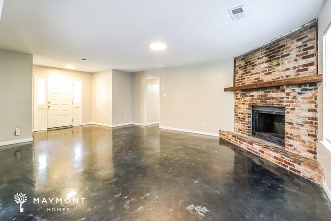 Photo - 204 Corkwood Dr