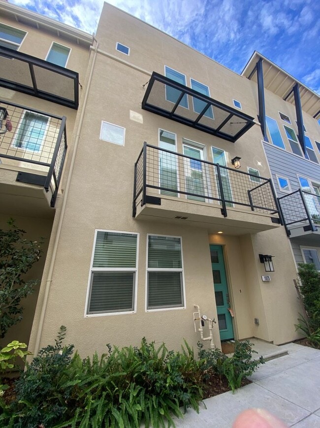 Photo - ALMOST NEW, SUPER CLEAN 2 BED, 2.5 BATHS, WOOD FLOORS, STAINLESS STEEL APPLIANCES, CLUBHOUSE WITH...