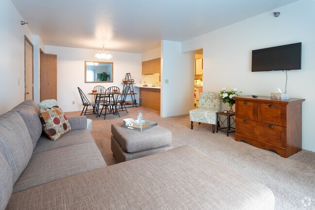 2 BR, 1 BA