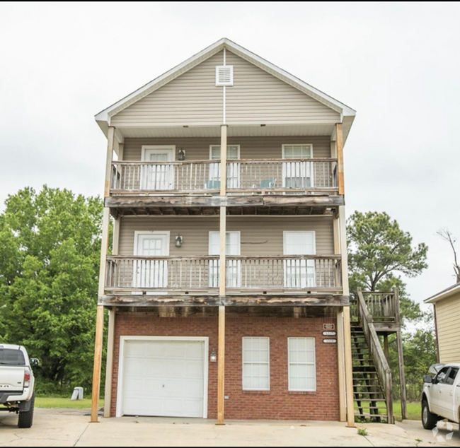 Building Photo - 1319 St Andrews Ln Unit St. Andrews Lane Rental