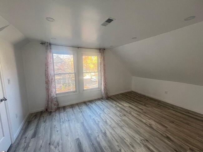 Photo - 381 Shelton Ave Apartamento Unidad 3