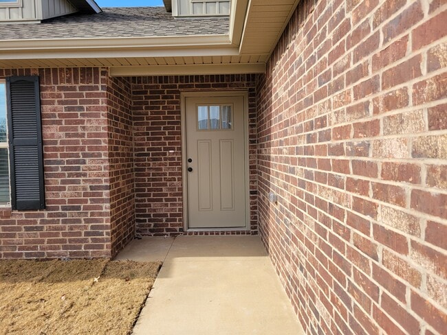 Photo - 923 N Labrador Ave