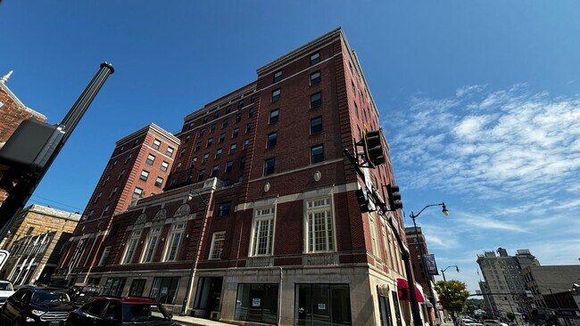 Photo - Altamont Apartments