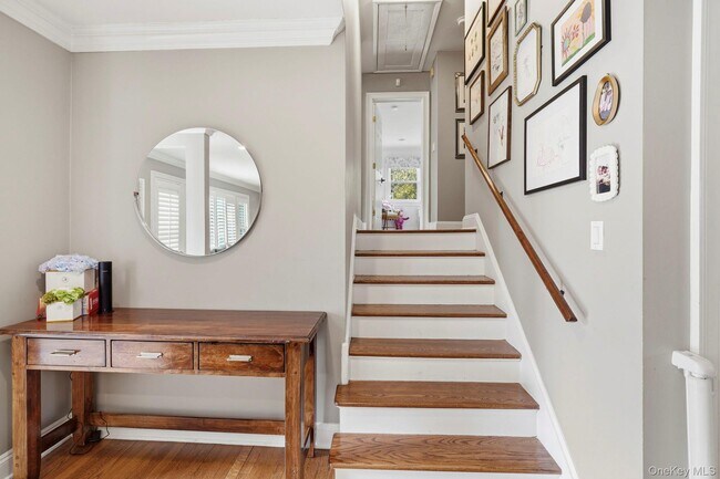 Photo - 221 Mamaroneck Rd