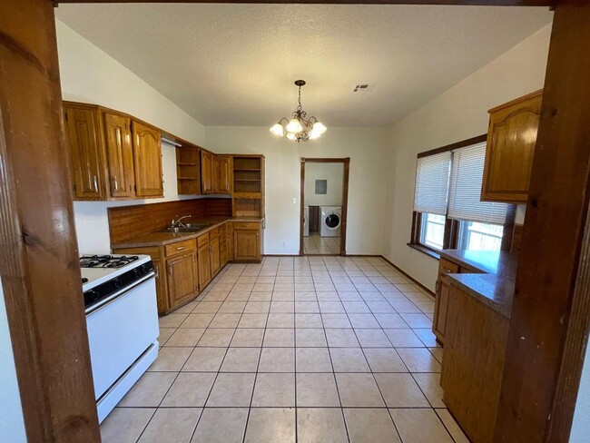 Photo - ADORABLE 2 BEDROOM 1 BATHROOM HOUSE IN CENTRAL NORMAN