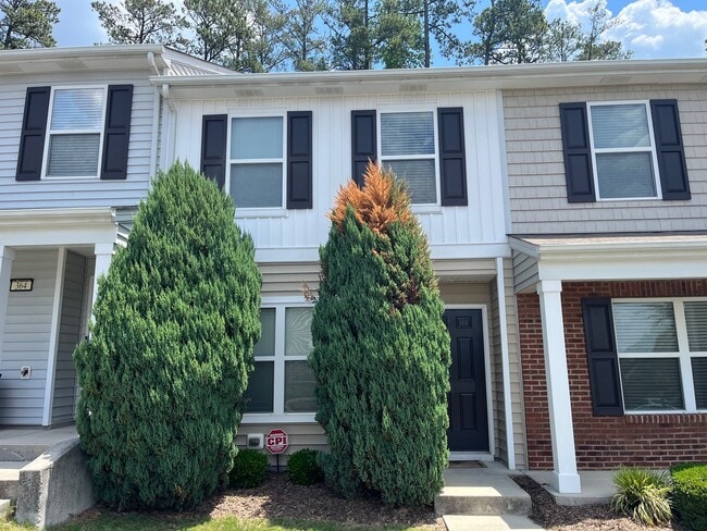 Building Photo - Beautiful 3 Floor Townhouse in Durham's Stratford Lakes Neighborhood!