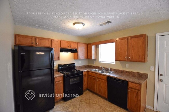 Photo - 727 Trickle Ln