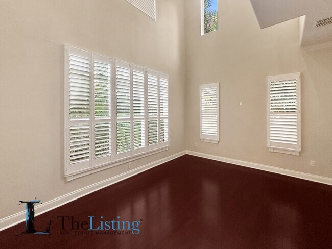 Photo - 827 Meridale Ave