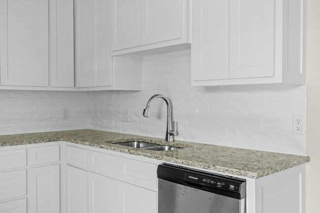 Photo - 2290 W Tarleton St Unit 205