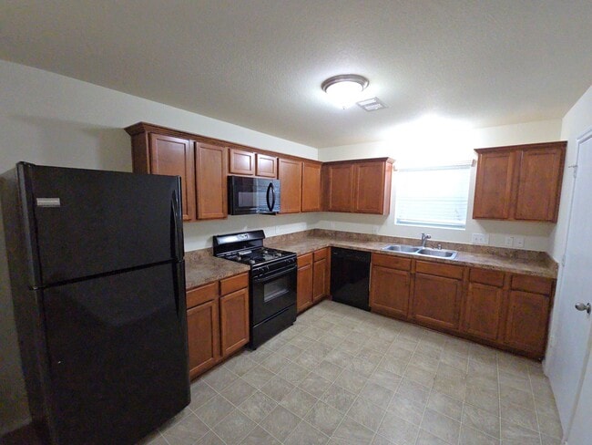 Photo - 810 Lightningbug Ln