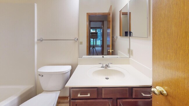 Photo - 11 E Gilman St