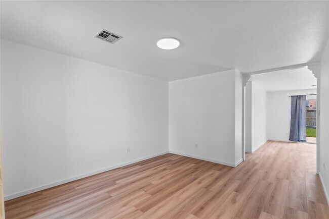 Photo - 5607 Viking Dr