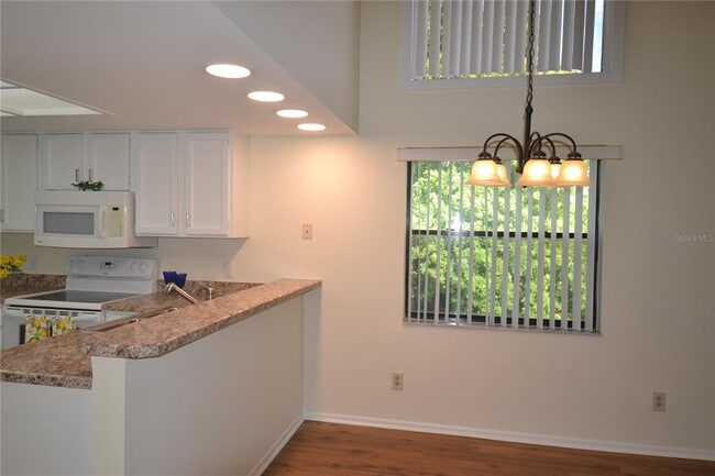 Photo - 226 Woodlake Wynde