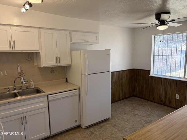 Photo - 10409 Sigma St