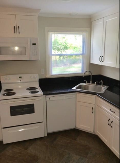 Cocina - 24 Hobart Ln