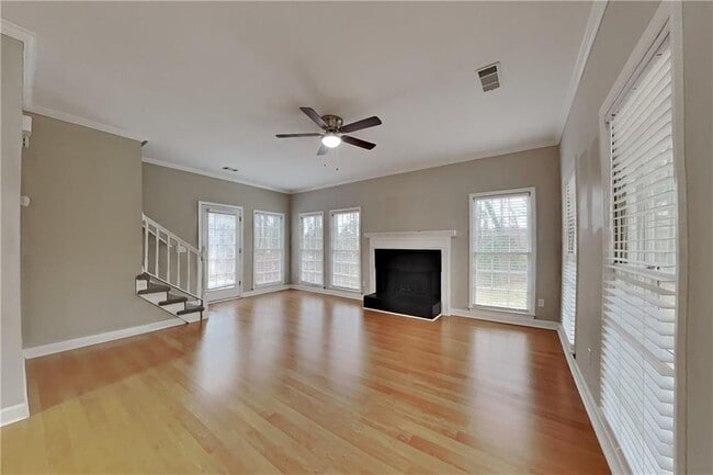 Photo - 3625 Southlake Dr