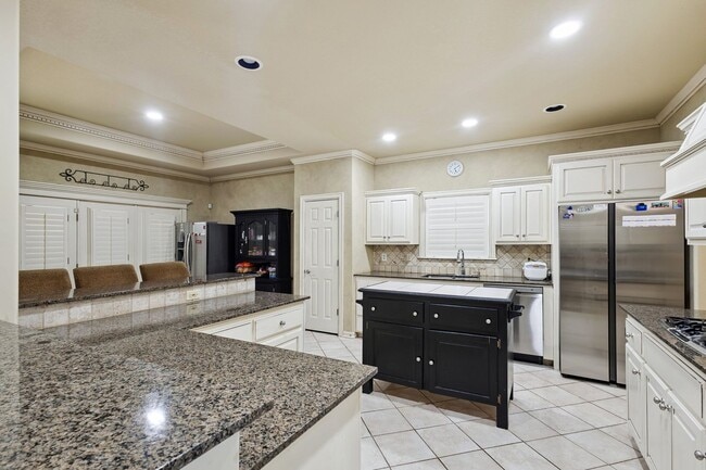 Photo - 4 Bedroom + Bonus Room & Office with Gorgeous Pool