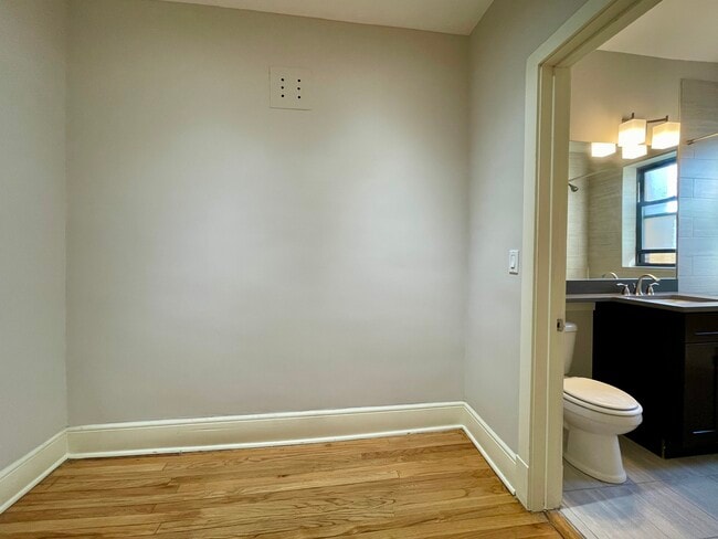 Photo - 2329 N Rockwell St