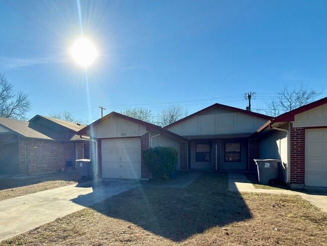 Building Photo - 8910-8910 Greenmound Ave Unit 8912 Greenmound Ave