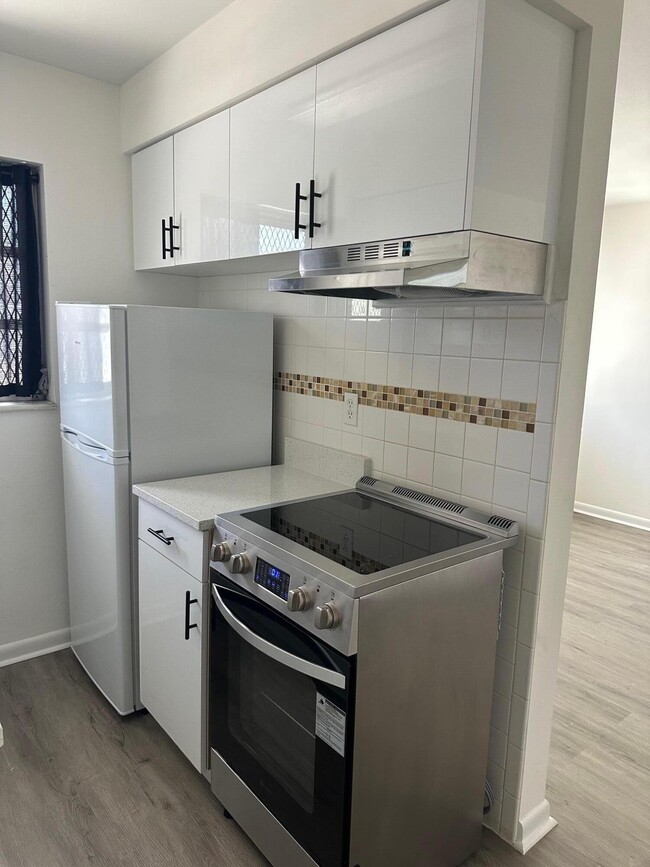 Photo - 932 S B St