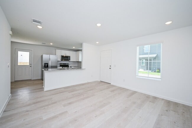 Photo - 30529 Bladnoch Ln