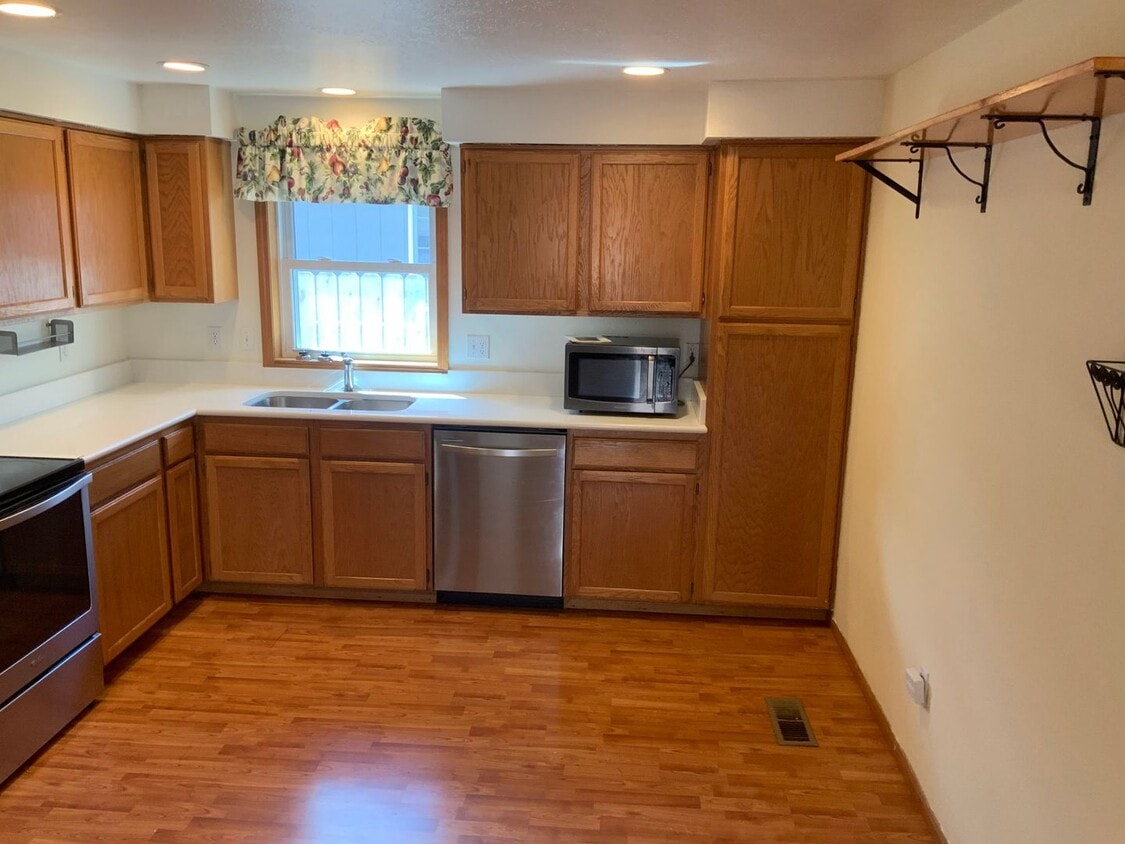 3 Bedroom, 2 Bathroom House in Springfield - 3 Bedroom, 2 Bathroom House in Springfield