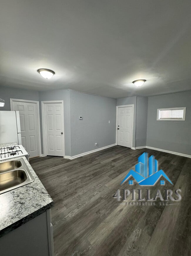 Photo - 3904 Deodar St Unit 1F