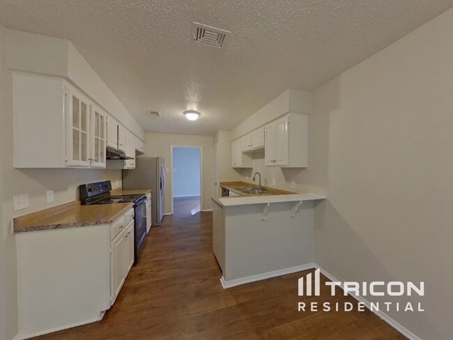 Photo - 717 Marlow Pl