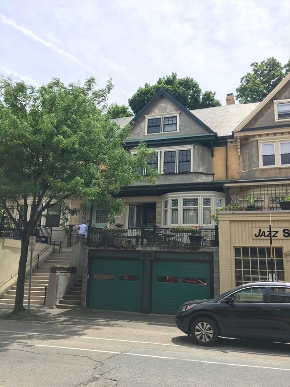 Photo - 684 Washington St