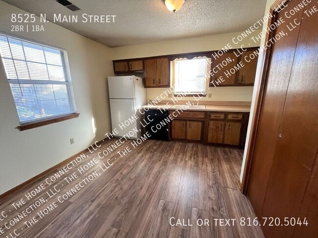 Photo - 8525 N Main St