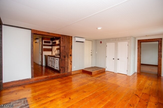 Photo - 54 Coryell St