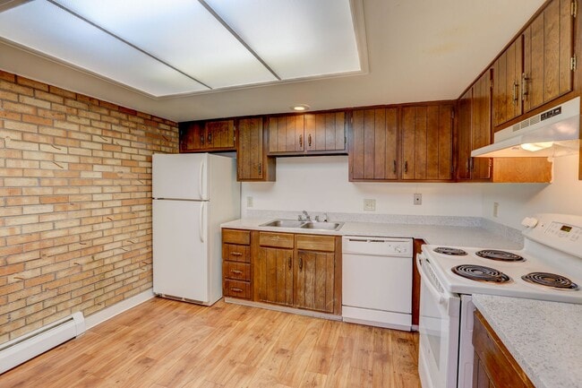 Photo - Applewood Crest Townhomes & Apartments